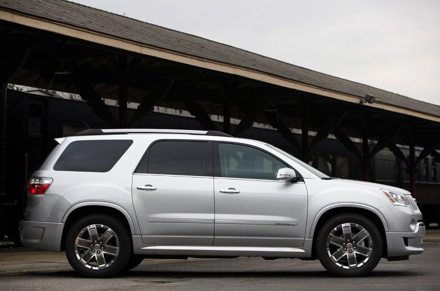  GMC Acadia Denali 2011 года  (фото 12 из 53)